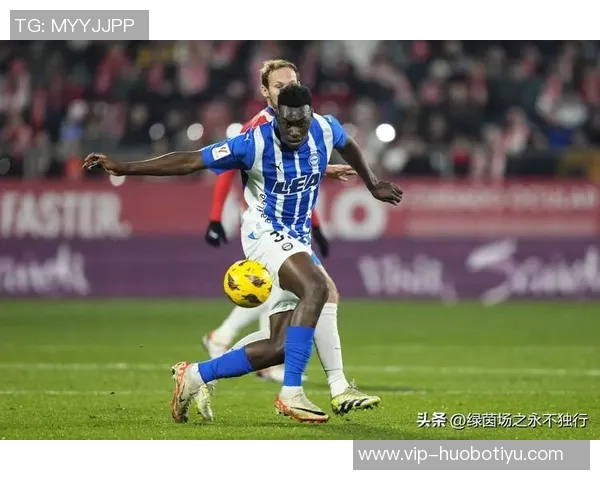 帕齐尼称赞莱奥进步显著学习中锋跑位技巧提升明显