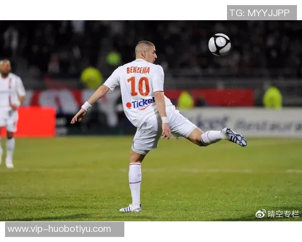 西蒙尼盛赞汉茨科多面手小蜘蛛被誉为世界顶级前锋之一