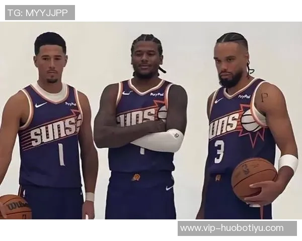 布克全能表现助力球队胜利12投仅4中却贡献18分5篮板5助攻正负值高达14